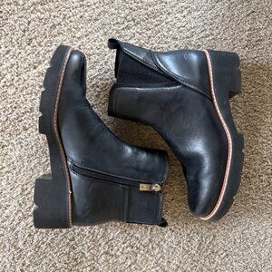 Chelsea Boot Black by Naturalizer size 8